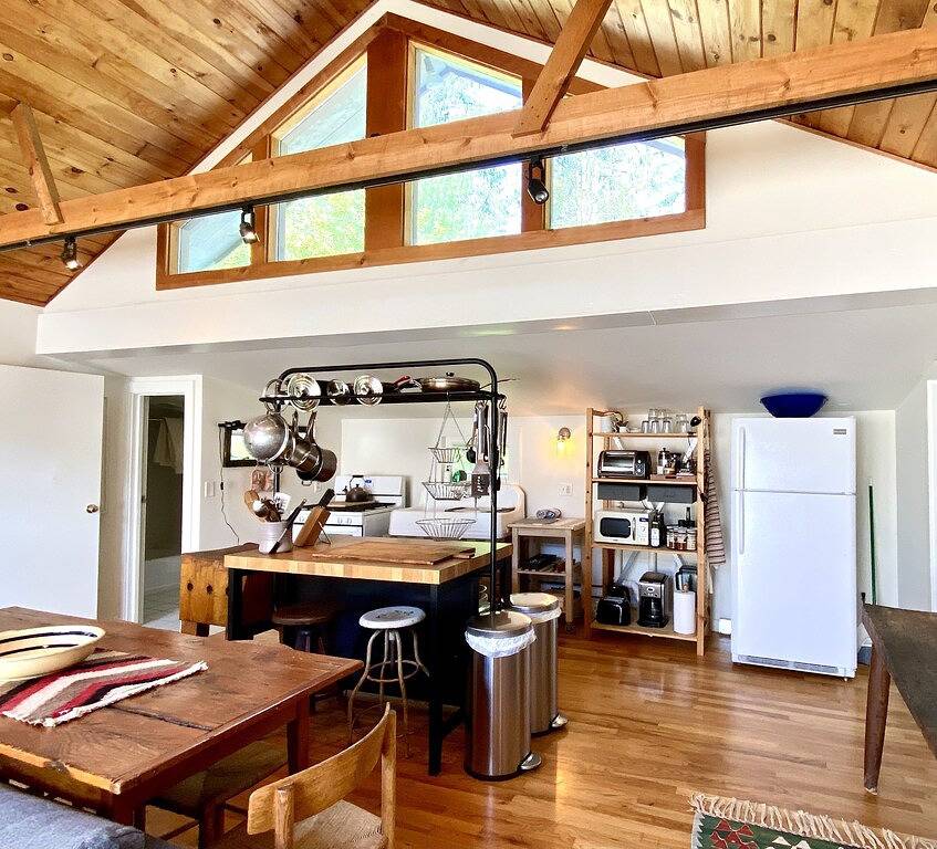 Privates Catskill Mountain Gästehaus. Licht und Waldblick in Catskill Mountains