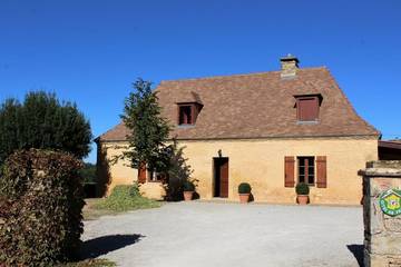 Gîte pour 6 personnes, avec jardin à Salignac-Eyvigues