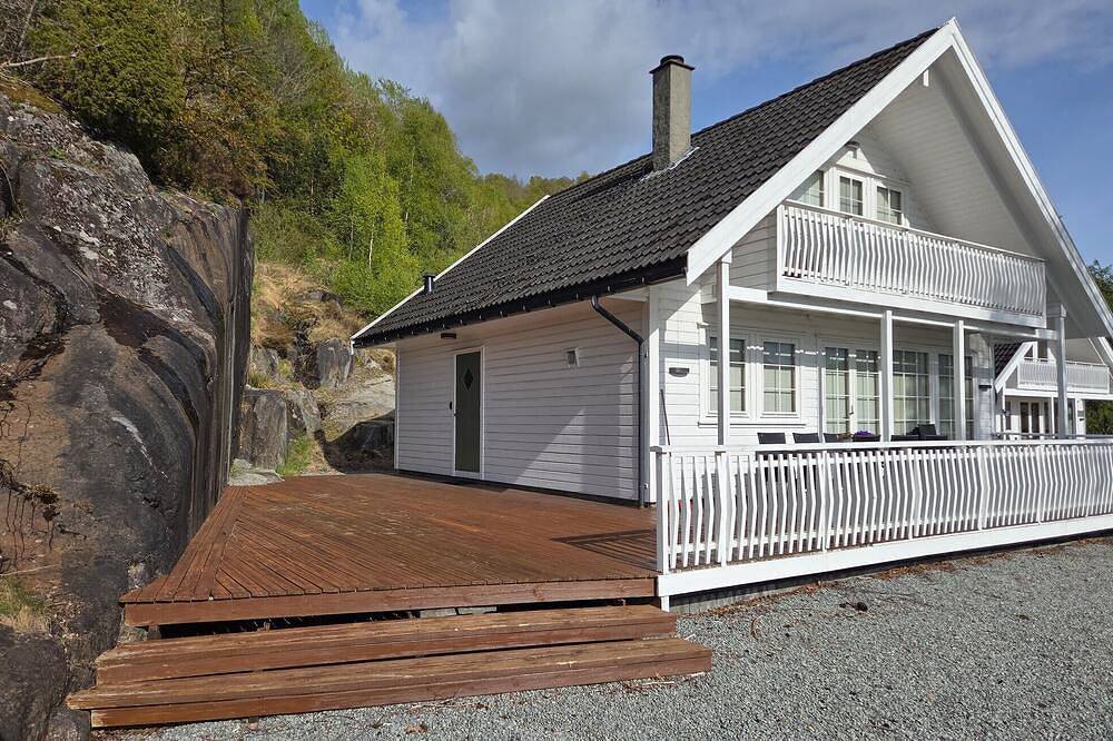 Gorgeous home in Fister with Wifi in Fister, Hjelmeland