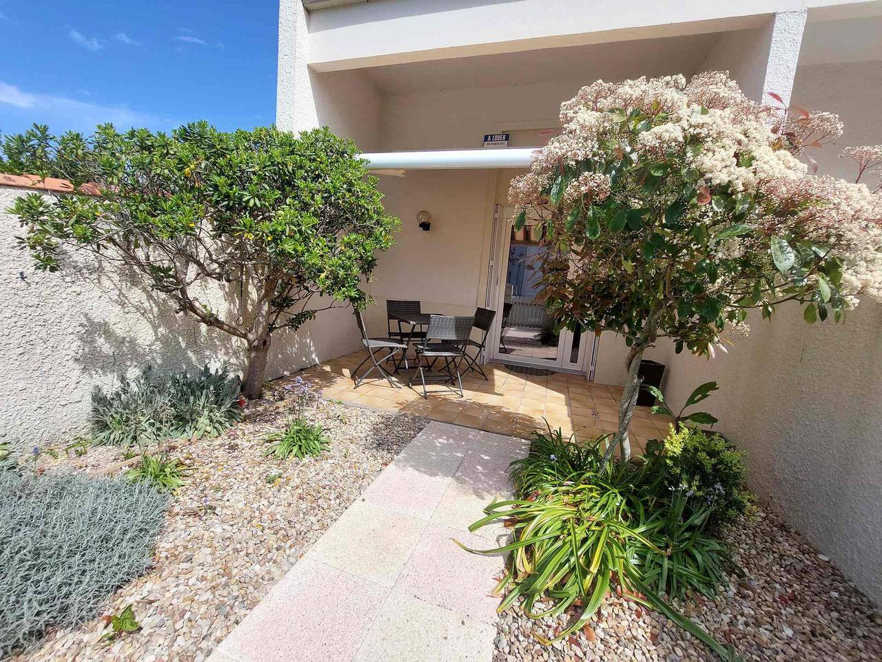 Appartement entier, Appartement calme 4 pers, terrasse, parking privé in Saint-Georges-de-Didonne, Côte de Beauté