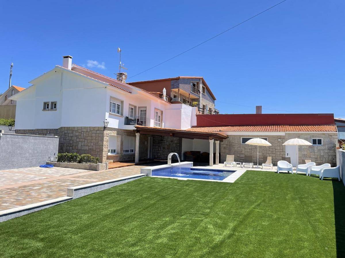 Four-Bedroom House in Sanxenxo, Rias Baixas