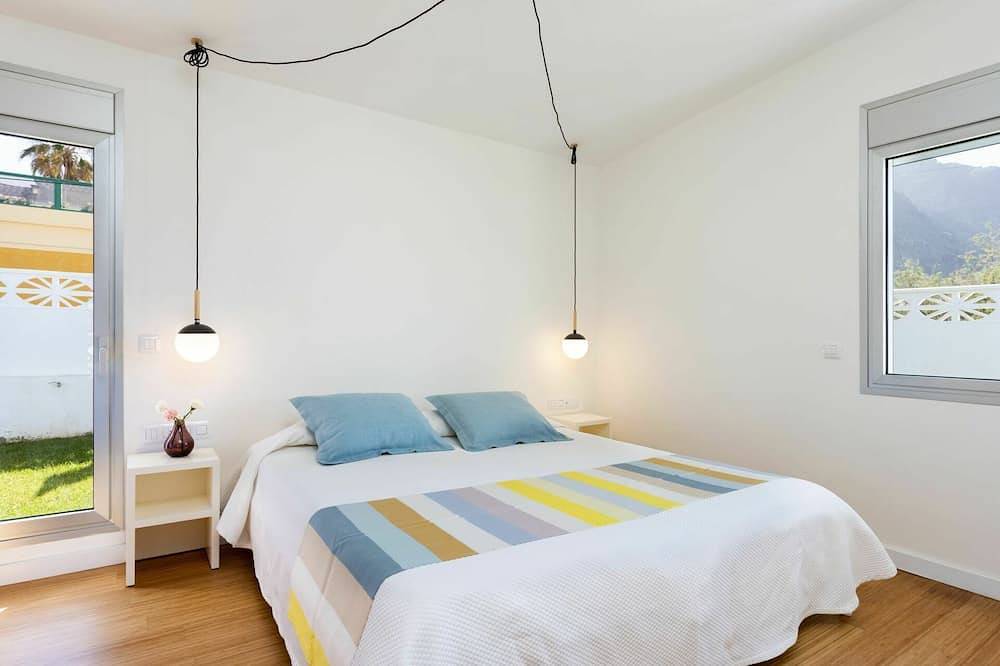 Magnifique maison de vacances privée avec Wifi, bain à remous, Tv, terrasse et vue panoramique in Punta del Hidalgo, Tenerife du Nord