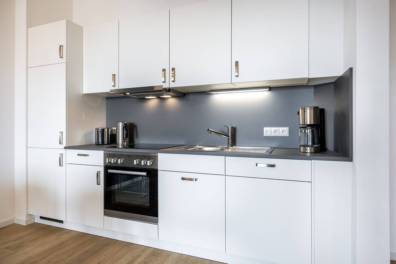 Geheel appartement, Modernes Apartment in Toplage mit Balkon und schönem Blick auf den Alten Hafen in Wismar, Nordwestmecklenburg (Wismar en omgeving)