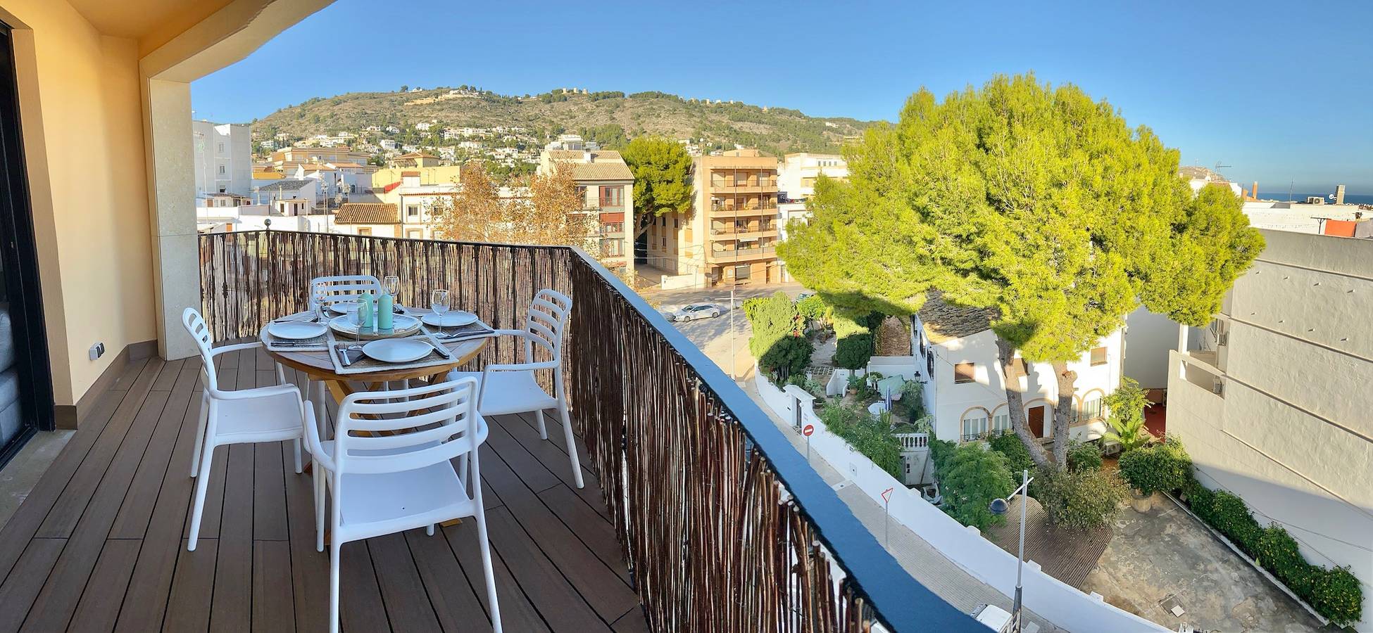 Entire apartment, Luxury apartment overlooking Javea Bay and Mountains in Jávea, Costa Blanca