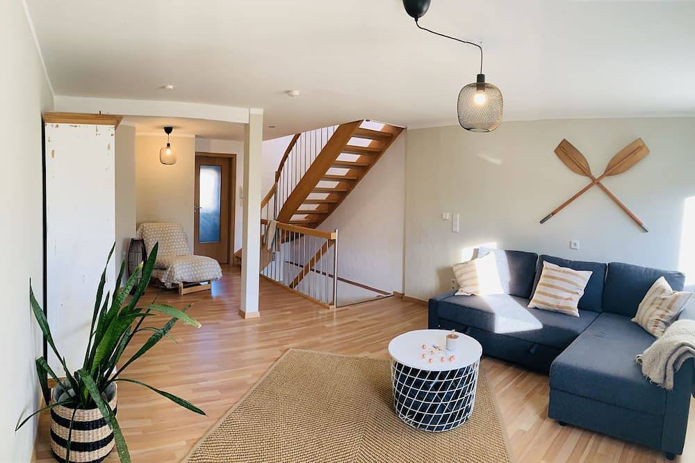 Voll ausgestattetes Ferienhaus mit großem Garten-nur 7 Minuten vom See entfernt in Muhr am See, Fränkisches Seenland