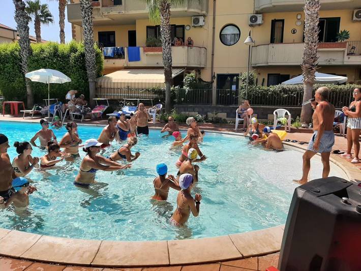 Appartamento per 6 persone, con Balcone e Terrazza nonché Giardino e Piscina a Mascali
