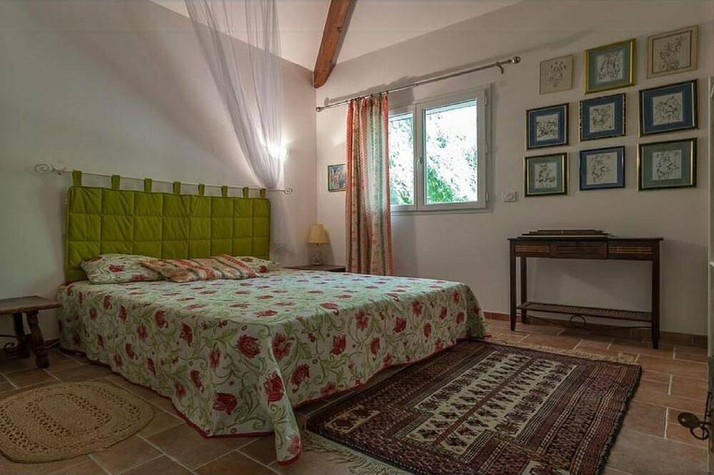 Haus in einer grünen Oase bis 15 Minuten zu Fuß vom Strand Maora in Maora, Bonifacio