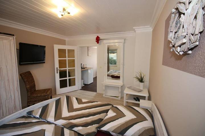 Ferienwohnung für 2 Personen, mit Terrasse und Garten in Blievenstorf