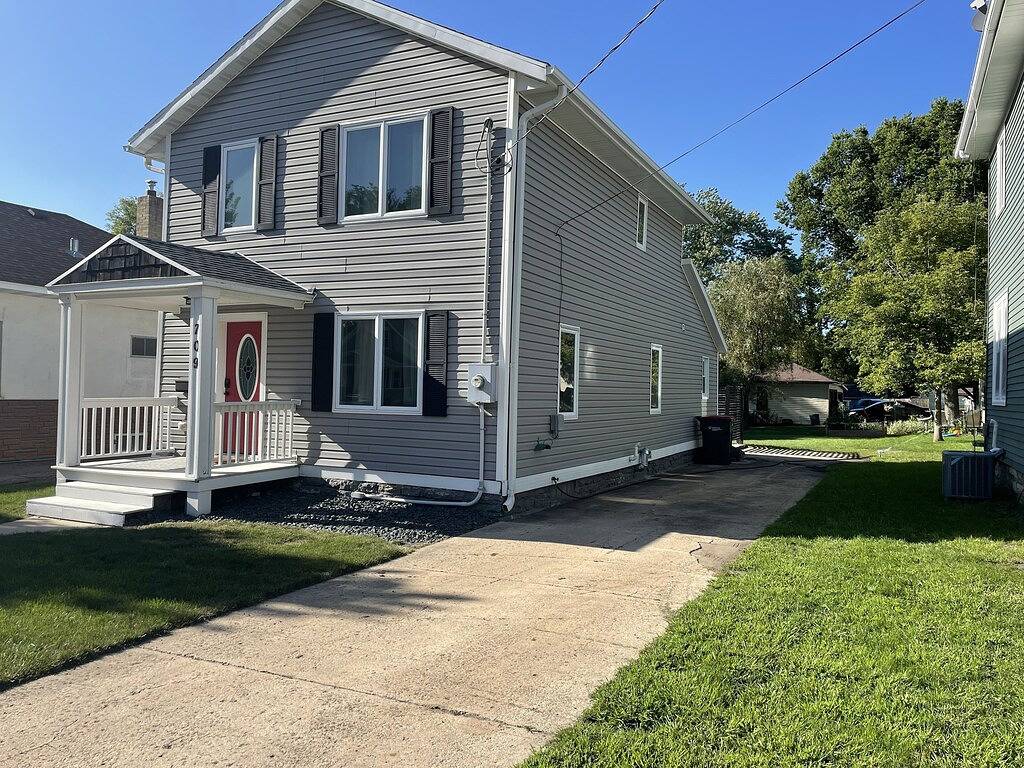 Recline and Reset - Main Floor Bed/Bath w/lift chair, Edge of Mayo Campus in Rochester (MN), Olmsted County