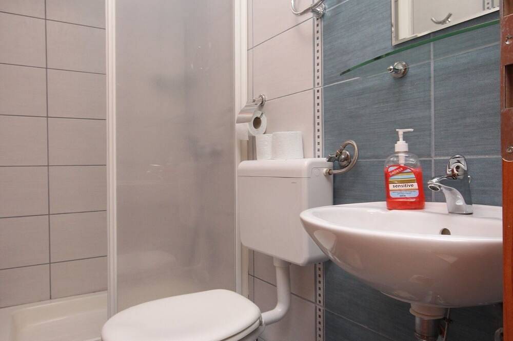 Ganze Wohnung, Studio Appartement am Strand Drvenik Donja vala, Makarska (As-6658-b) in Drvenik, Makarska Riviera