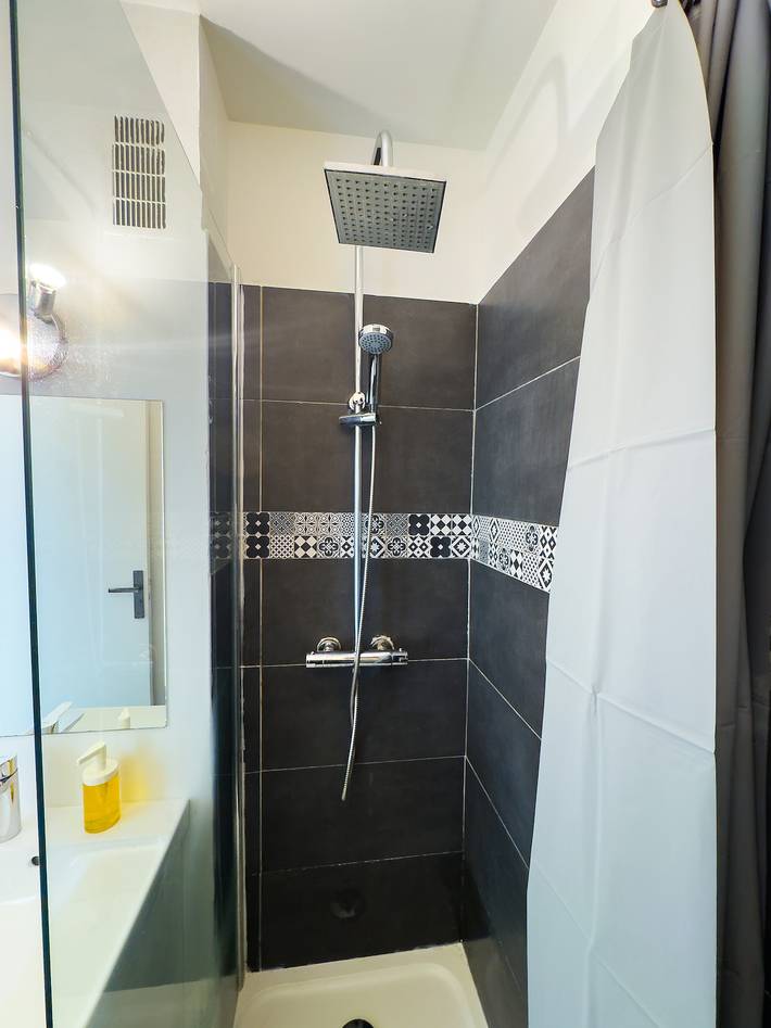 Appartement entier, Charmant appartement parisien avec vue sur le jardin in Paris, Île de France