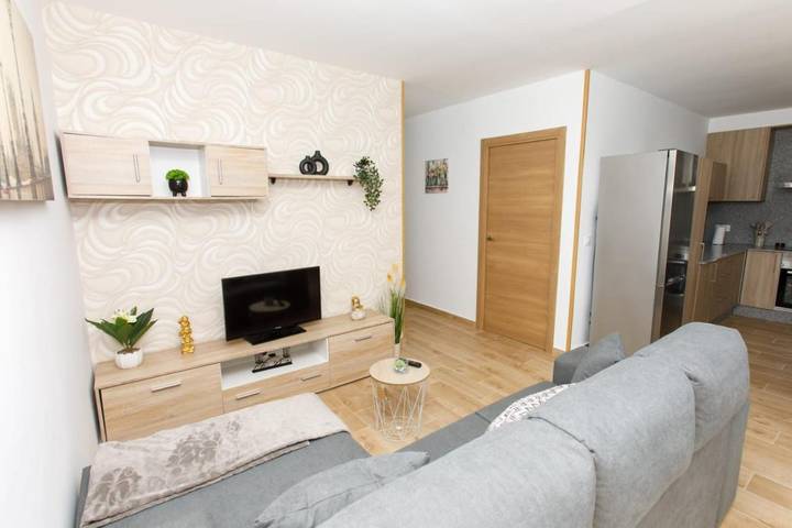 Apartamento para 5 personas, con vistas y jardín en Porriño