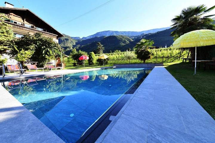 Ferienhaus, mit Balkon und Terrasse sowie Garten und Pool in Nals - 4