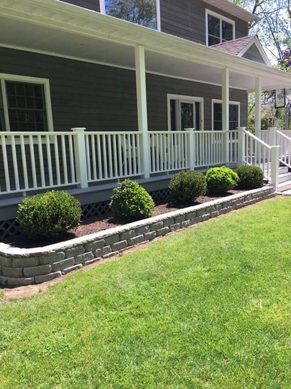 Vacation rental for 12 people, with yard and hot tub in The Hamptons