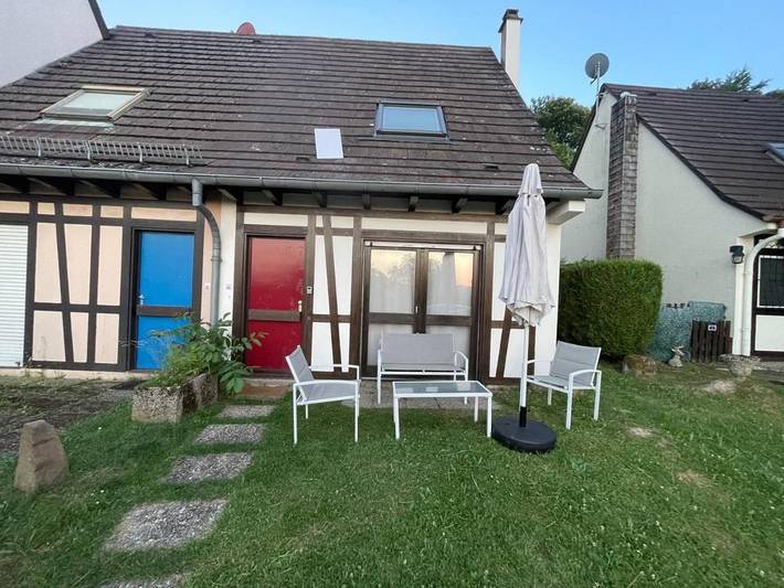 Gîte pour 5 personnes, avec jardin et terrasse ainsi que vue et piscine à Lembach - 3