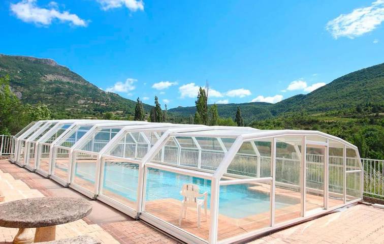 Gîte pour 6 personnes, avec piscine et jardin à La Roche-sur-le-Buis
