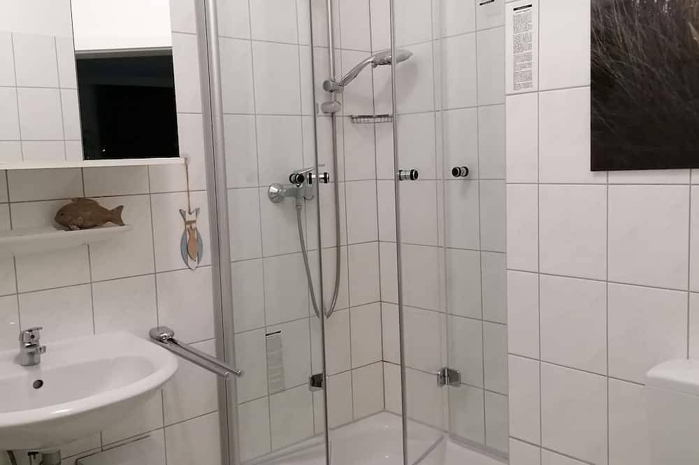 Ganze Wohnung, Ferienwohnung mit Seezugang im Naturpark der Mecklenburgischen Schweiz in Nienhäger Hütte, Krakow am See