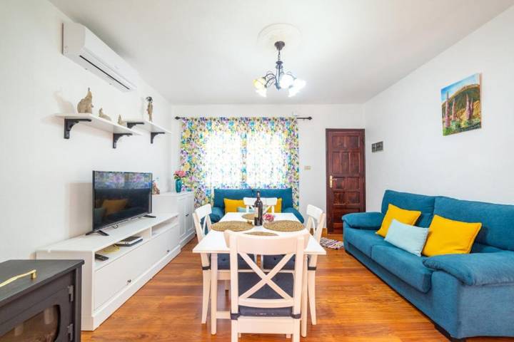 Vacation Home "Casa La Viña" with Sea View, Private Pool & Wi-Fi in Fagundo, Puntagorda