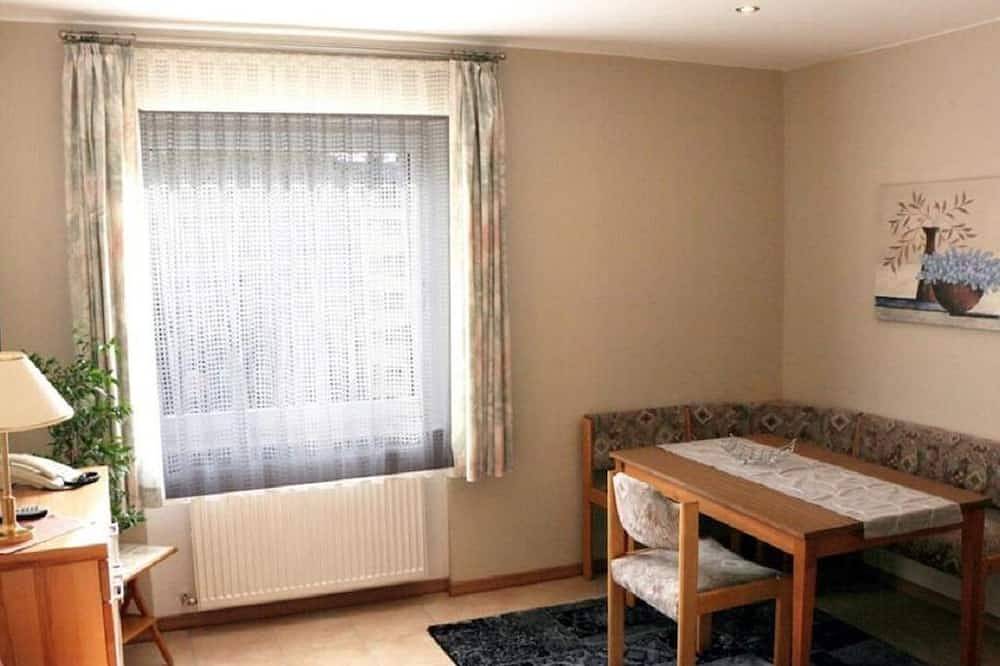 Ganze Wohnung, Fewo 1  und Fewo 2  (Parterre) - Pension Wagner in Schweich, Moseleifel