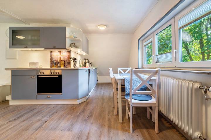 Ganze Wohnung, Ferienwohnung 1.Og im Ferienhaus "Alte Wache" in Tammensiel, Pellworm