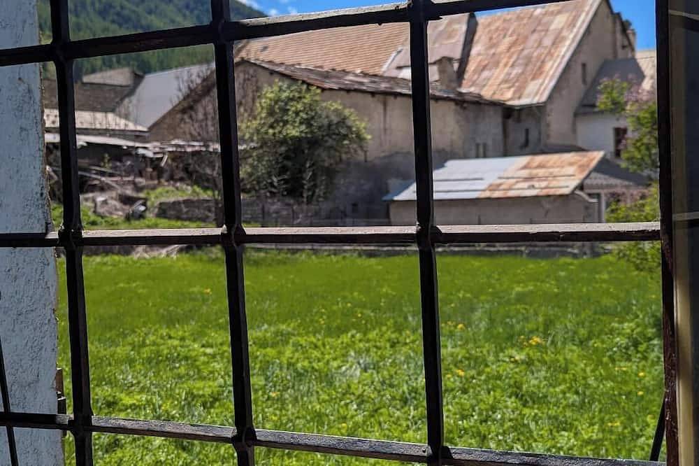 La Grande Maison Du Queiras - in the heart of Ville-vieille *Special group offer in Château-Ville-Vieille, Queyras