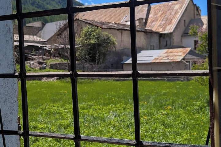 La Grande Maison Du Queiras - in the heart of Ville-vieille *Special group offer in Château-Ville-Vieille, Queyras