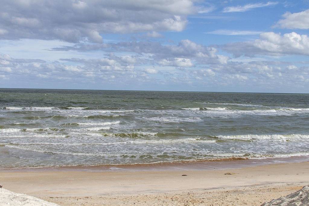 Schönes Strandhaus ~ Privater Pool ~ Neu Redecorated in Vilano Beach, St. Johns County