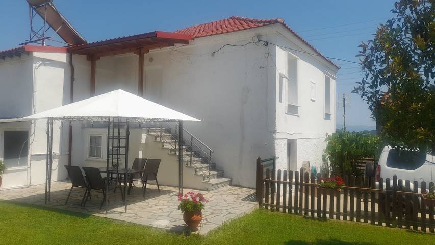 Ferienhaus „Casa Di' Rene“ mit Garten und Bergblick in Eleftheroupoli, Kavala Region