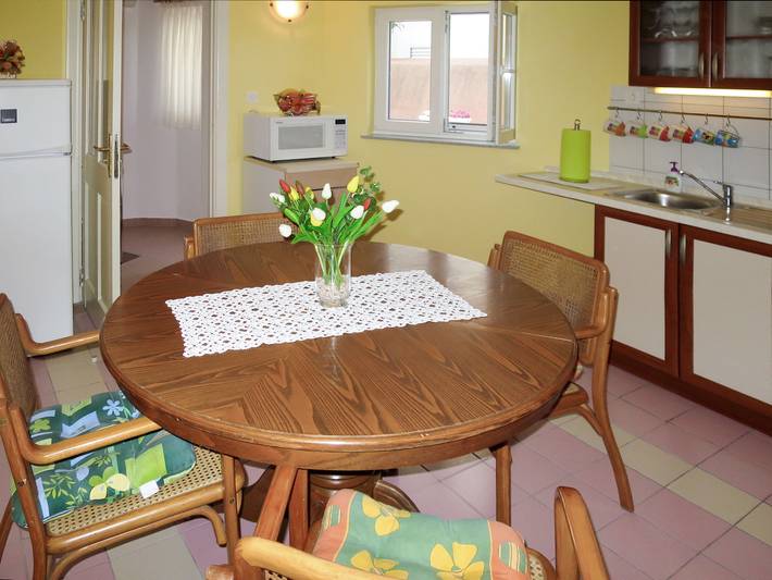 Gîte pour 5 personnes, avec terrasse et jardin à Ville de Zadar - 4
