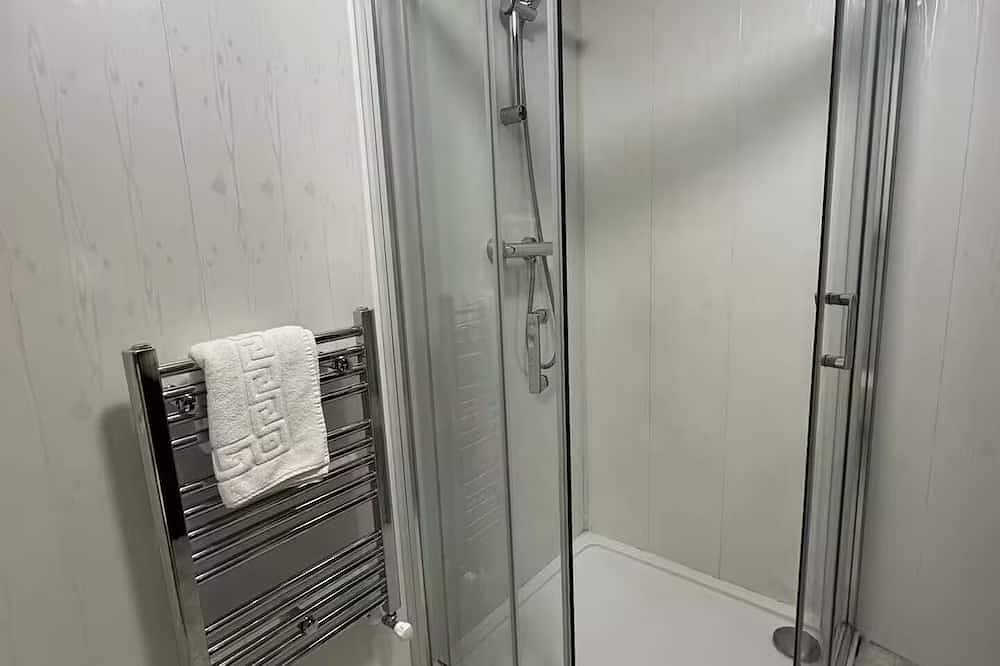 Ganze Wohnung, Studio-Ensuite mit Dusche-Klassisch in Yarm, Stockton-on-Tees