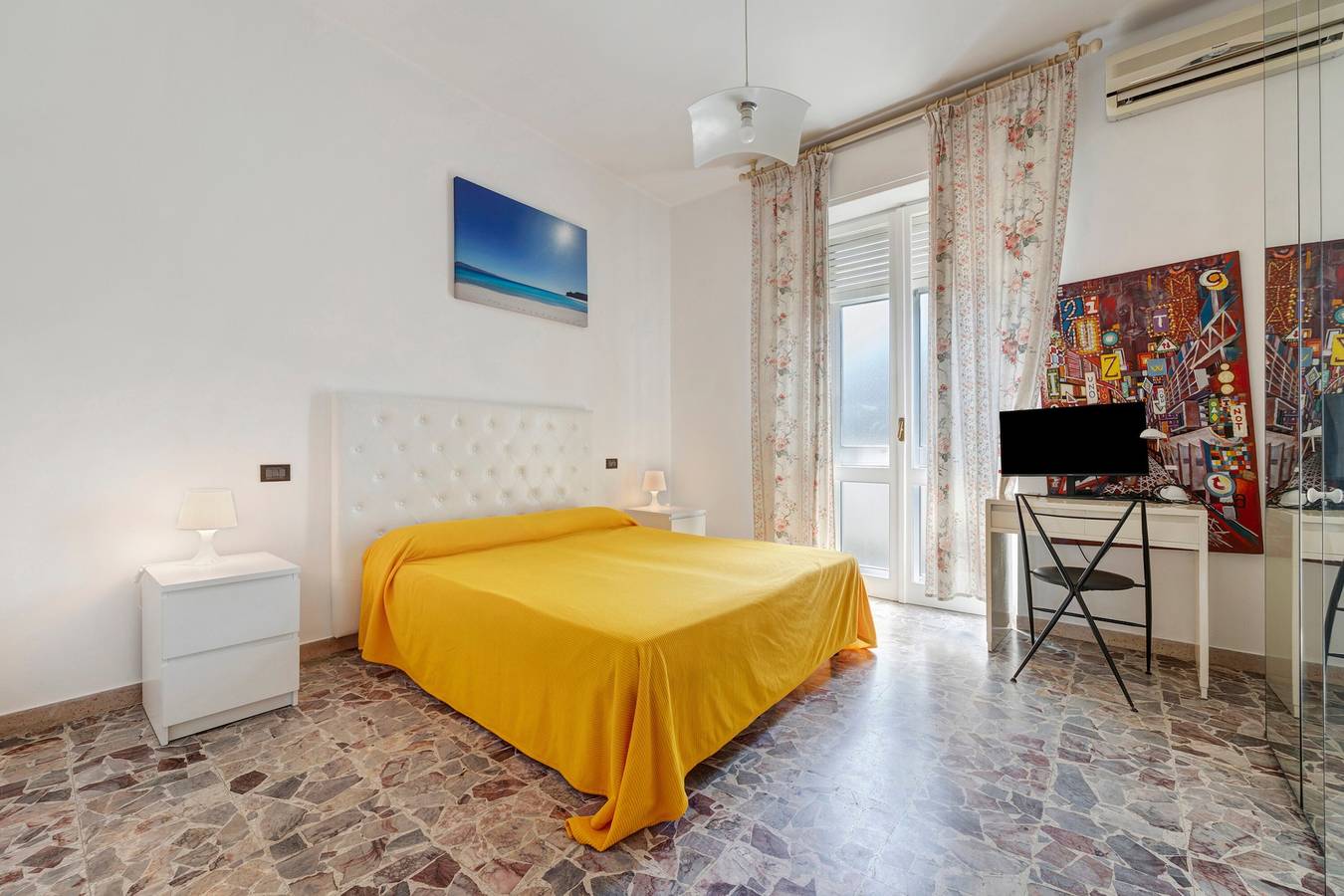 Entire apartment, Family Comfort Sole Apartment with Balcony, Wi-Fi and Air Conditioning in Sant'Alenixedda, Cagliari