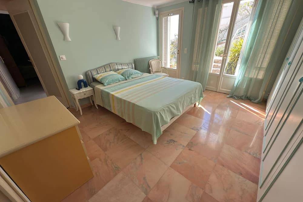Spacious family villa overlooking the Mediterranean in Èze, Côte méditerranéenne (France)