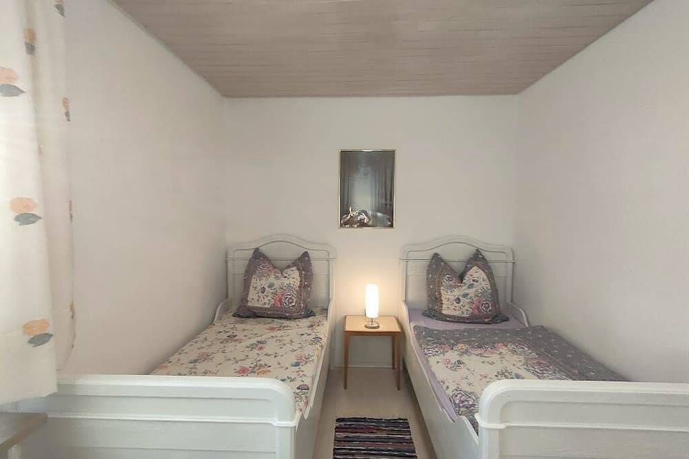 Ganze Wohnung, Gemütliche Ferienwohnung mit 2 Schlafzimmern und Terrasse in Estenfeld, Fränkisches Weinland
