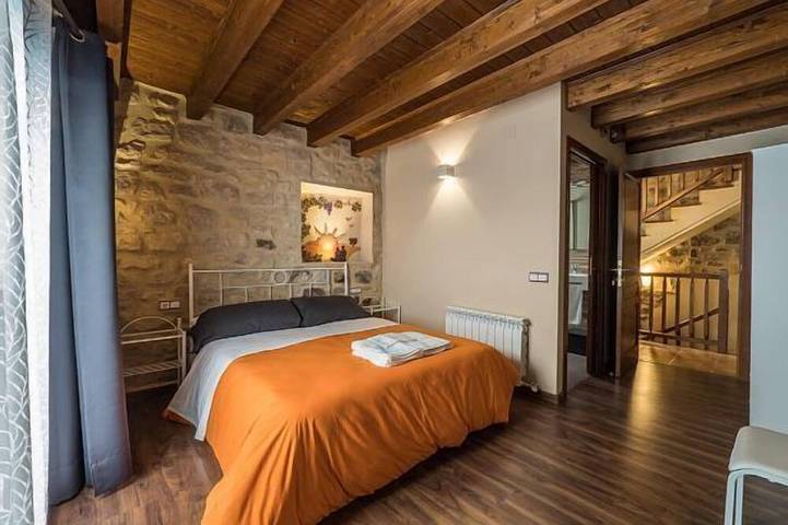 Gîte pour 4 personnes, avec Balcon ainsi que Jacuzzi et Piscine
