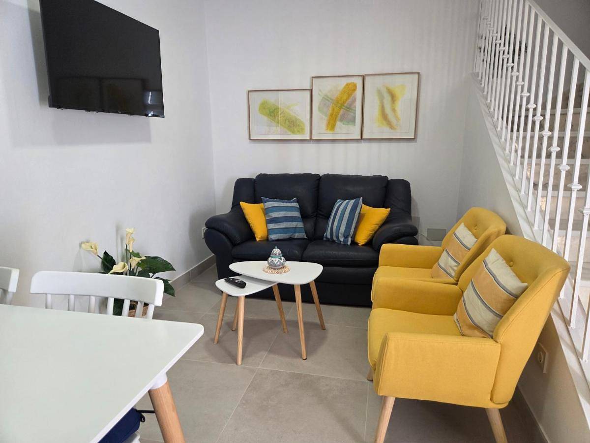 Three-Bedroom House in Genalguacil, Malaga Prowincja