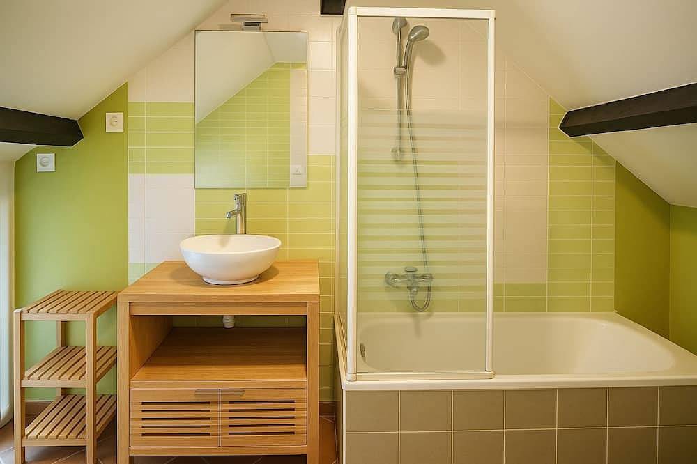 Apartamento entero, Loos duplex with darts & sofa bed near Lille in Loos, Lille region