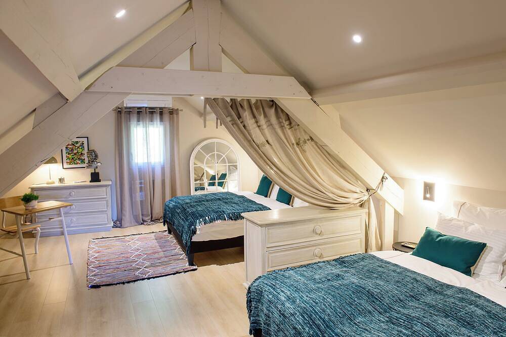 Charmante maison au calme dans un domaine privé et sécurisé. in L'Étrat, Loire