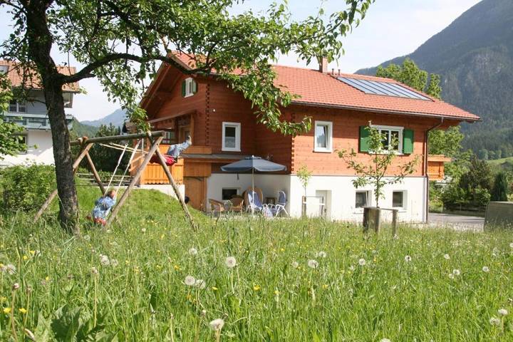 Ferienhaus für 9 Personen, mit Garten und Ausblick, mit Haustier
