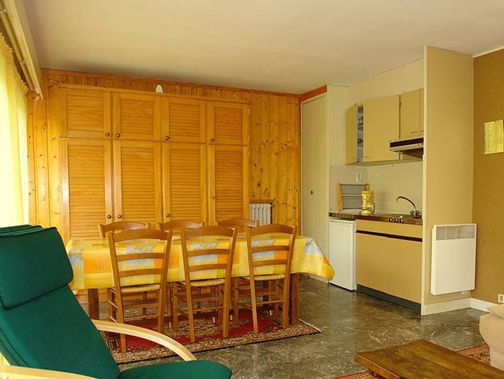 Appartement entier, Camping Des Gaves - Appartement 4 personnes - 3 in Laruns, Béarn
