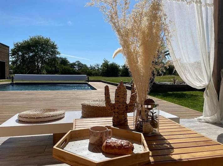 Location de vacances pour 9 personnes, avec Terrasse ainsi que Jardin et Piscine à Issigeac