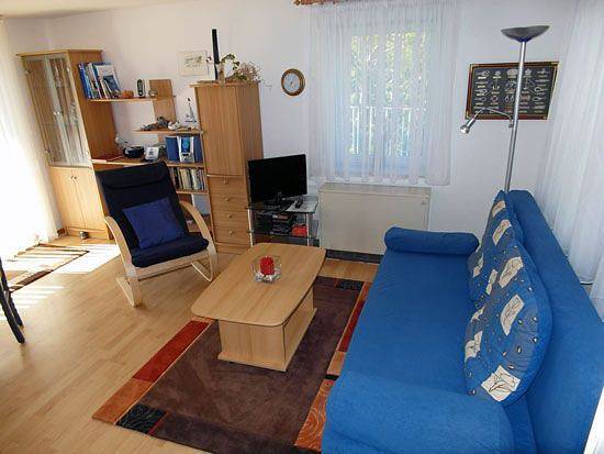 Apartamento entero, Direkt am Wasser, Parterre mit Terrasse und Grill, bis 4 Personen in Dranske, Rügen