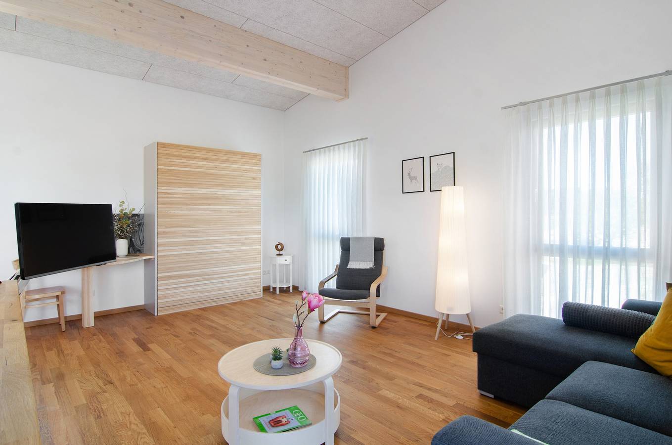 Ganze Wohnung, Deluxe Ferienwohnung 'Ahorn' mit Gemeinschaftsterrasse, Balkon und Wlan in Pfullendorf, Region Bodensee-Oberschwaben