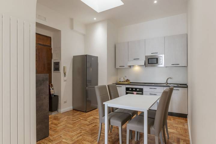 Geheel appartement, Vakantieappartement voor 4 personen met balkon/terras in Rome, Provincie Rome