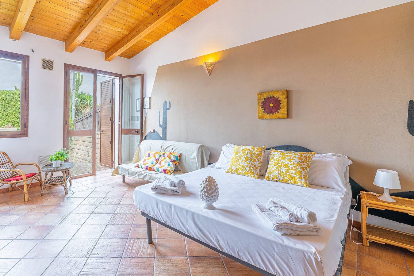 Apartamento entero, Apartamento 'Pathos Retreat Carrubbo' con piscina compartida, Wi-Fi y aire acondicionado in Siracusa, Provincia de Siracusa