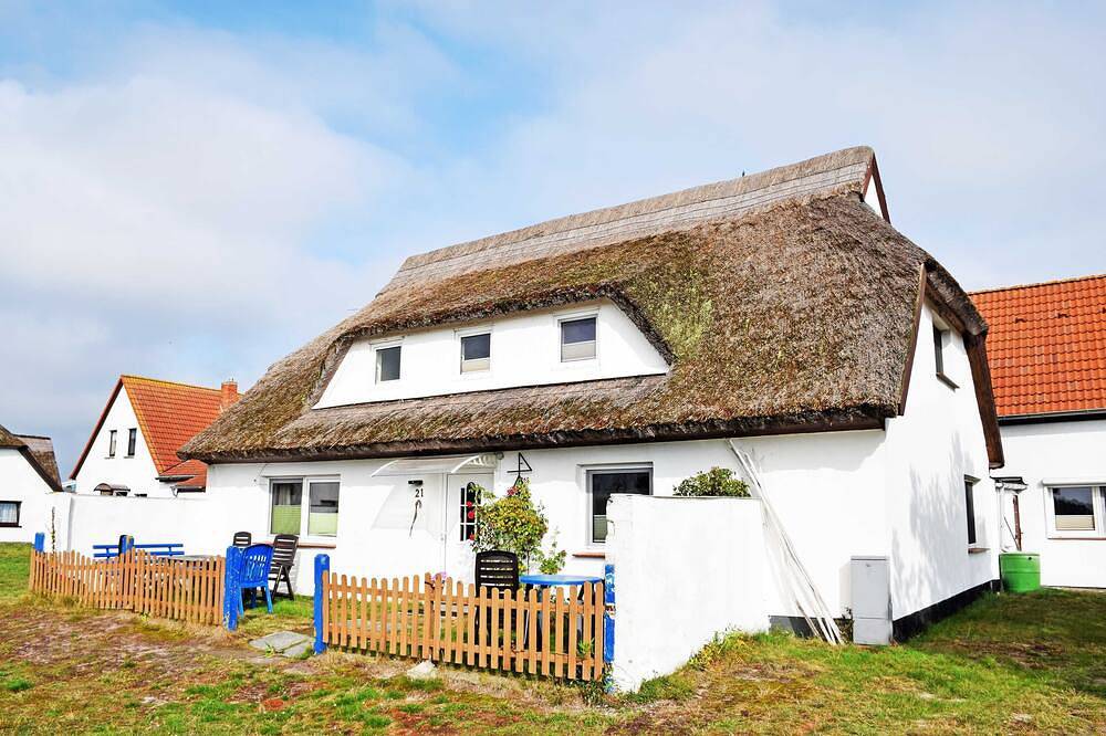 Ganze Wohnung, Ferienzimmer unterm Reetdach Groot Partie - Ferienzimmer unterm Reetdach in in Neuendorf Insel Hiddensee, Hiddensee