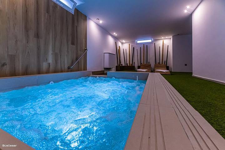 Chalet para 20 personas, con piscina y jardín además de sauna y jacuzzi en Provincia de Sevilla - 4