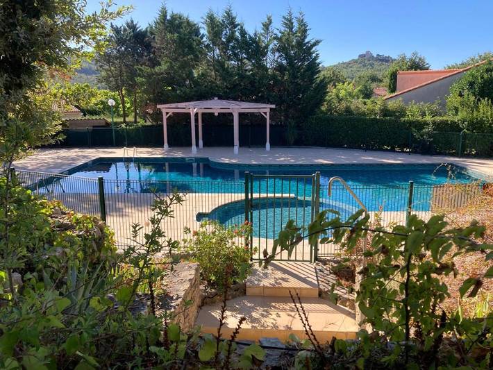 Appartement de vacances pour 4 personnes, avec piscine ainsi que jacuzzi et jardin, animaux acceptés