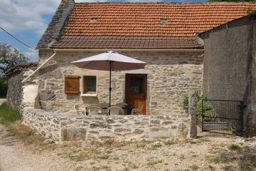 Gîte pour 4 personnes, avec terrasse dans le Lot