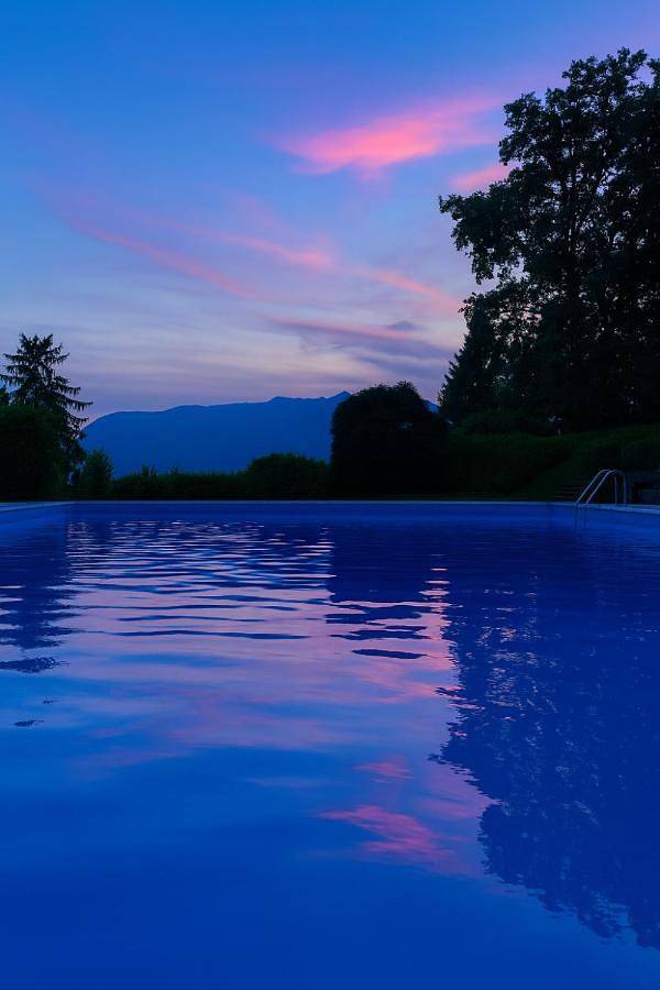 Ferienwohnung für 3 Personen, mit Balkon und Pool sowie Seeblick und Ausblick, mit Haustier - 1