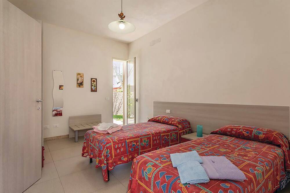 Villa Rosso Corallo, in de buurt van de zee, met een tuin van 200 m² en grote buitenruimtes in Punta Secca, Santa Croce Camerina